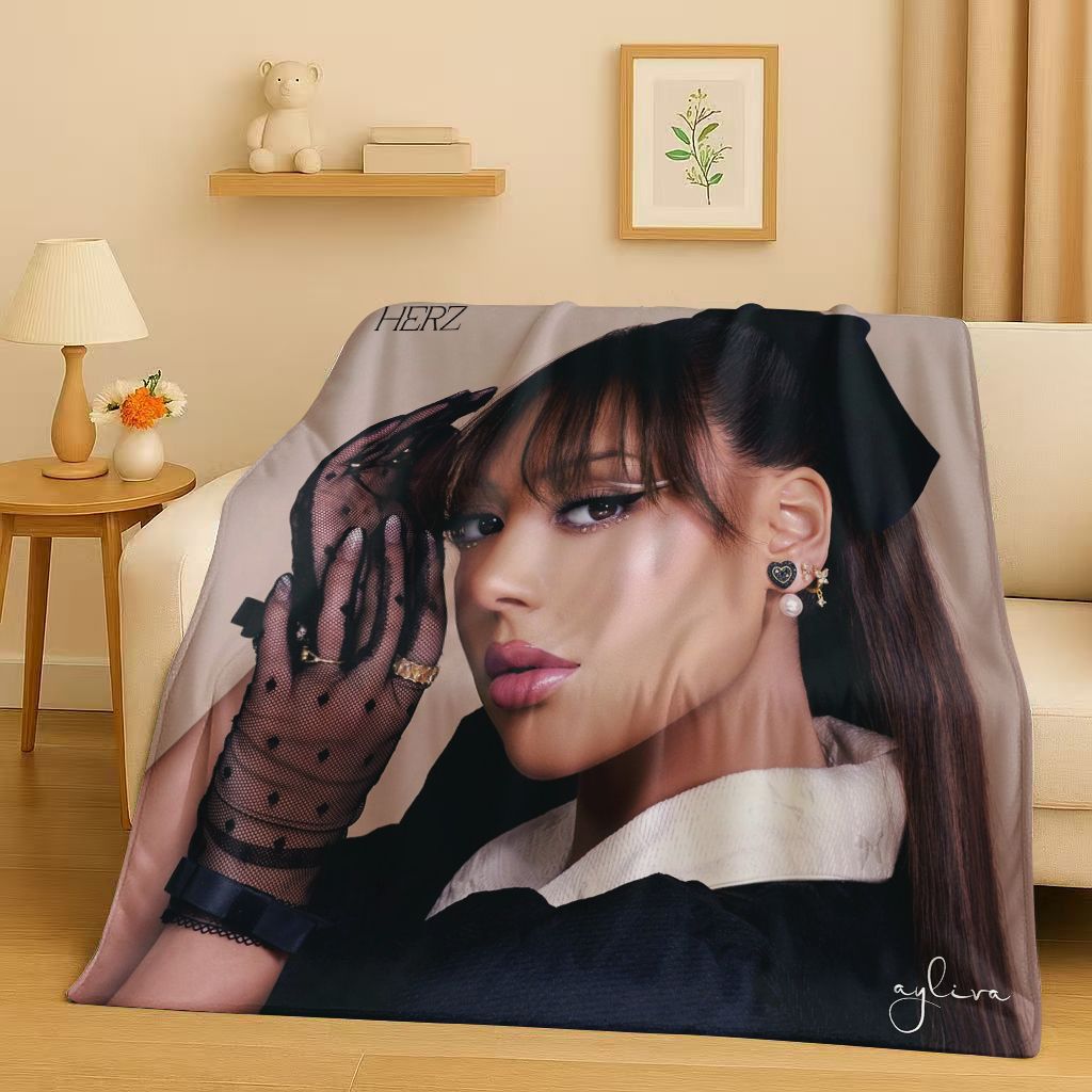Fashion Pop Singer Ayliva Lieb - đánh giá và giá Home Textiles Classic Fashion